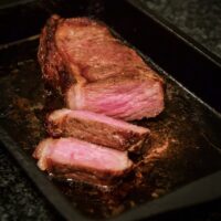 Cooking steak in oven