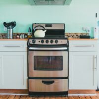 Dehydrating food in oven